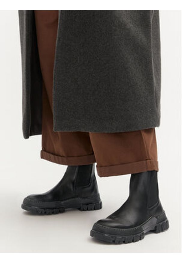 Weekend Max Mara Sztyblety Ellisse 2425796035600 Czarny. Kolor: czarny. Materiał: skóra