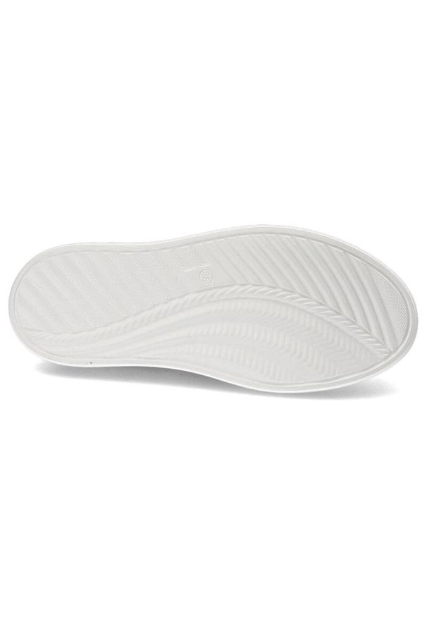 Niebieskie Półbuty Wasak Wygodne Obuwie Damskie. Okazja: na co dzień. Zapięcie: bez zapięcia. Kolor: niebieski. Materiał: jeans, skóra. Obcas: na platformie. Styl: elegancki, casual