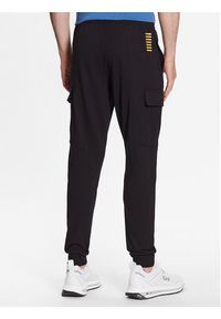 EA7 Emporio Armani Spodnie dresowe 8NPP59 PJ05Z 0208 Czarny Regular Fit. Kolor: czarny. Materiał: bawełna #3