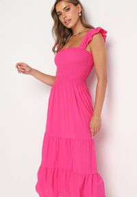 Born2be - Fuksjowa Rozkloszowana Bawełniana Sukienka na Ramiączkach z Gumkami i Falbanką Mevesta. Okazja: na spacer. Typ kołnierza: kołnierz z falbankami, dekolt kwadratowy. Kolor: różowy. Materiał: bawełna. Długość rękawa: na ramiączkach #6