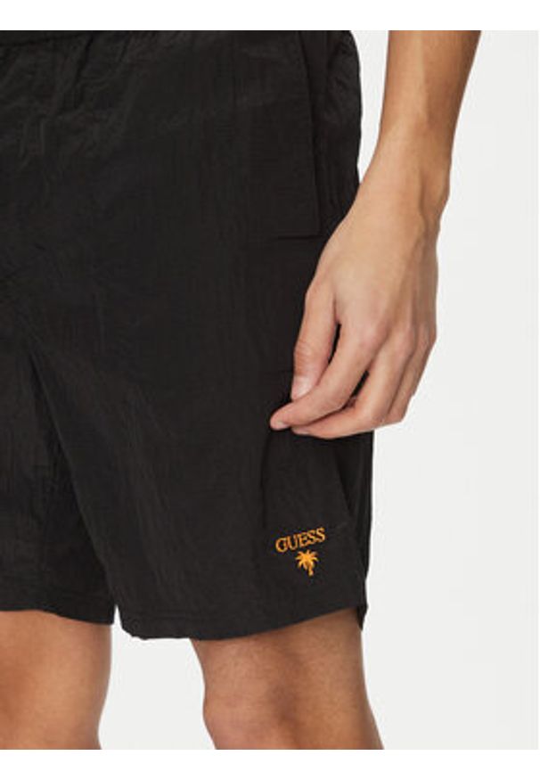 Guess Szorty materiałowe F5GT13 WH1D2 Czarny Regular Fit. Kolor: czarny. Materiał: syntetyk