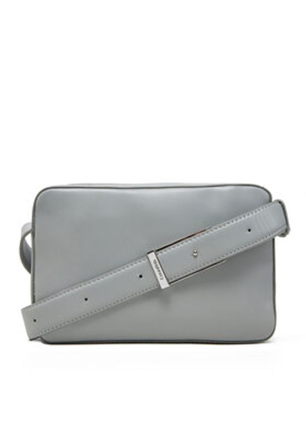 Calvin Klein Torebka Embossed Logo Camera Bag K60K612555 Szary. Kolor: szary