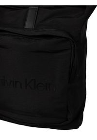 Calvin Klein Plecak "CK Must T+ Roll Top" | K50K510277 BAX | Mężczyzna | Czarny. Kolor: czarny. Materiał: poliester, poliamid. Wzór: napisy. Styl: casual #2