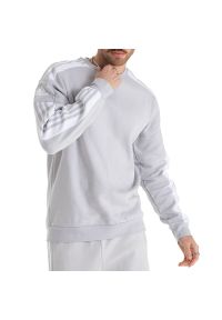 Adidas - Bluza adidas Squadra 21 Sweat Top GT6640 - szara. Okazja: na co dzień. Kolor: szary. Materiał: bawełna, materiał, poliester. Styl: sportowy, klasyczny, casual. Sport: fitness