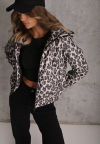 Renee - Różowa Panterkowa Kurtka z Odpinanym Kapturem Anastaera. Kolor: różowy. Materiał: poliester. Długość rękawa: długi rękaw. Sezon: wiosna #1