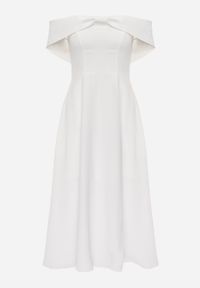 Born2be - Biała Koktajlowa Sukienka VICES Hiszpanka o Rozkloszowanym Kroju Diolora. Typ kołnierza: dekolt hiszpanka. Kolor: biały. Materiał: poliester. Typ sukienki: rozkloszowane. Styl: wizytowy #3