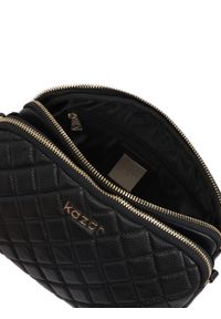 Kazar - Minimalistyczna pikowana torebka z licowej skóry. Kolor: czarny. Materiał: skórzane. Styl: elegancki #7