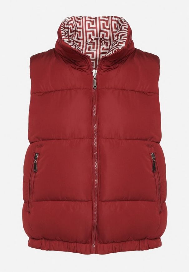 Born2be - Bordowa Pikowana Kamizelka z Ozdobną Podszewką Olianela. Okazja: na co dzień, na spacer. Kolor: czerwony. Materiał: jeans. Wzór: aplikacja. Styl: casual, elegancki