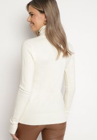 Born2be - Jasnobeżowy Golf Sweter z Wiskozą i Kaszmirem Zailaya. Okazja: na co dzień. Typ kołnierza: golf. Kolor: beżowy. Materiał: kaszmir, wiskoza. Styl: casual