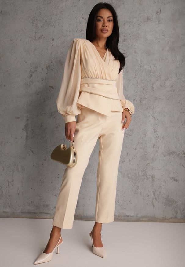 Renee - Beżowe Klasyczne Spodnie VICES Garniturowe High Waist Dimaia. Okazja: na co dzień, na spotkanie biznesowe, do pracy, na imprezę. Stan: podwyższony. Kolor: beżowy. Styl: klasyczny