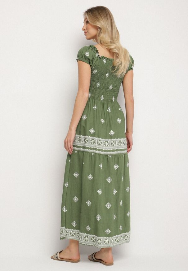 Born2be - Zielona Sukienka z Wiskozy ze Wzorem Boho Ellirose. Okazja: na co dzień. Kolor: zielony. Materiał: wiskoza. Wzór: aplikacja. Sezon: wiosna. Styl: boho