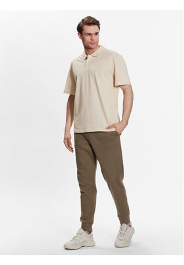 outhorn - Outhorn Polo TTSHM449 Beżowy Regular Fit. Typ kołnierza: polo. Kolor: beżowy. Materiał: bawełna