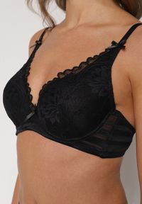 Born2be - Czarny Koronkowy Biustonosz z Ozdobnymi Kokardkami na Ramiączkach Aeleolopei. Kolor: czarny. Materiał: koronka. Wzór: koronka, aplikacja #6
