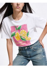 Reserved - T-shirt z nadrukiem - biały. Kolor: biały. Materiał: bawełna, dzianina. Wzór: nadruk #1