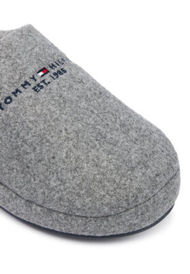 TOMMY HILFIGER - Tommy Hilfiger Kapcie Felt House FM0FM05614 Szary. Kolor: szary. Materiał: materiał