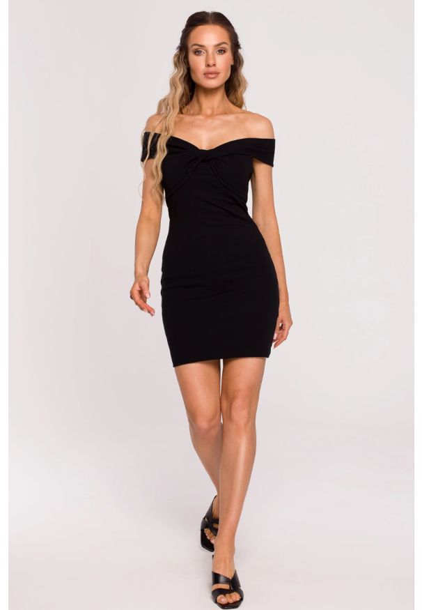 Sukienki.shop - Sukienka hiszpanka dopasowana bandażowa mini czarna. Typ kołnierza: dekolt hiszpanka. Kolor: czarny. Materiał: bawełna, dzianina. Długość: mini