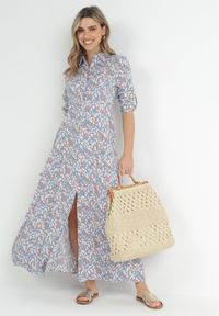 Born2be - Niebieska Koszulowa Sukienka z Guzikami i Kołnierzem w Kwiaty Carmenia. Kolor: niebieski. Długość rękawa: długi rękaw. Wzór: kwiaty. Typ sukienki: koszulowe #1