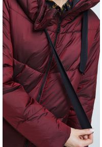 medicine - Medicine płaszcz damski kolor bordowy zimowy. Okazja: na co dzień. Kolor: czerwony. Długość: długie. Sezon: zima. Styl: casual #5