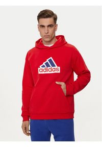 Adidas - adidas Bluza Future Icons Badge of Sport IS8338 Czerwony Regular Fit. Kolor: czerwony. Materiał: bawełna. Styl: sportowy