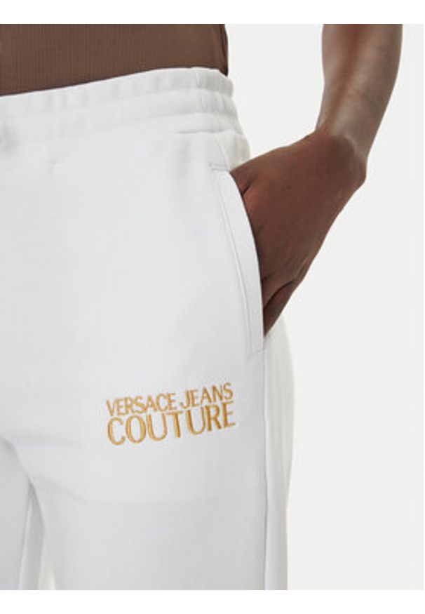 Versace Jeans Spodnie dresowe 80HAAT01 Biały Regular Fit. Kolor: biały. Materiał: bawełna