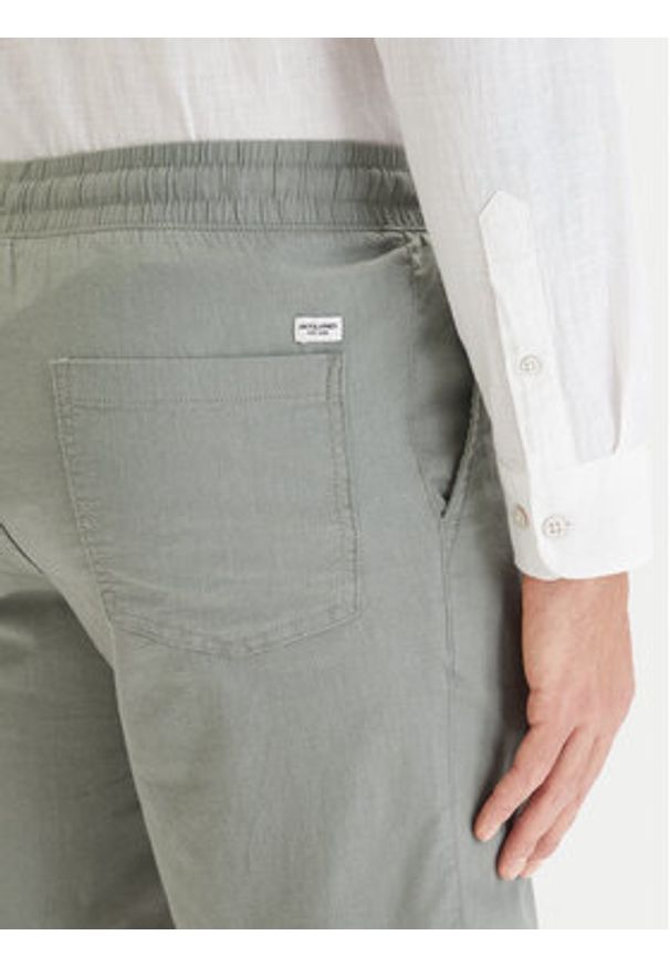 Jack & Jones Szorty materiałowe Jaiden 12293768 Zielony Relaxed Fit. Kolor: zielony. Materiał: bawełna