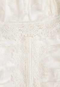 Born2be - Beżowa Rozkloszowana Sukienka z Koronką i Wystrzępieniem Jenika. Kolor: beżowy. Materiał: koronka. Wzór: koronka. Styl: elegancki #6