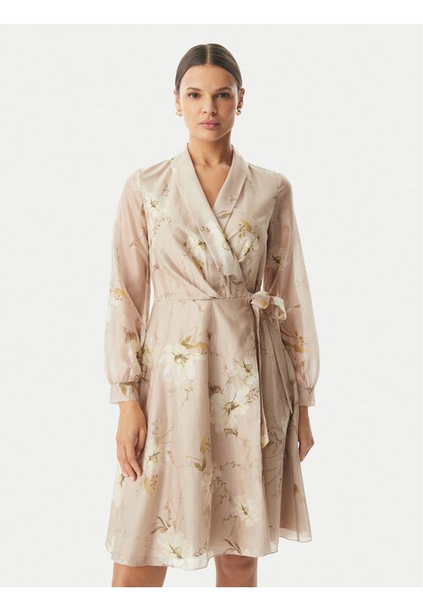 Rinascimento Sukienka koktajlowa CFC0128000003 Beżowy Regular Fit. Kolor: beżowy. Materiał: lyocell. Styl: wizytowy