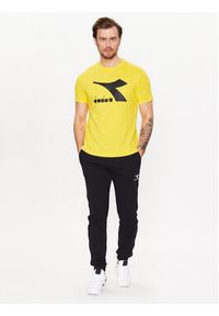 Diadora T-Shirt Ss Core 102.179759 Żółty Regular Fit. Kolor: żółty. Materiał: bawełna