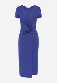 Renee - Granatowa Kopertowa Sukienka Midi z Krótkim Rękawem i Ozdobnym Węzłem Katasia. Kolor: niebieski. Materiał: dzianina. Długość rękawa: krótki rękaw. Typ sukienki: kopertowe. Długość: midi #3