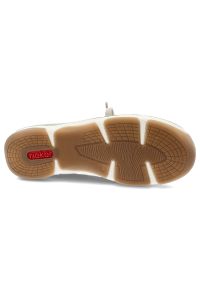 Półbuty damskie Rieker, cholewka skóra ekologiczna wsuwane niski fason zaokrąglony nosek kontrastowe elementy kolorystyczne pętla z tyłu masywna lini. Okazja: na spacer, na co dzień. Zapięcie: bez zapięcia. Kolor: zielony. Materiał: skóra ekologiczna. Szerokość cholewki: normalna. Styl: casual, elegancki, sportowy, klasyczny #2