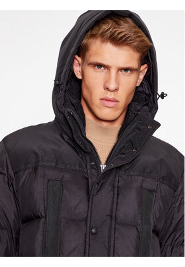 BOSS Kurtka zimowa Olomi 50498233 Czarny Regular Fit. Kolor: czarny. Materiał: syntetyk. Sezon: zima