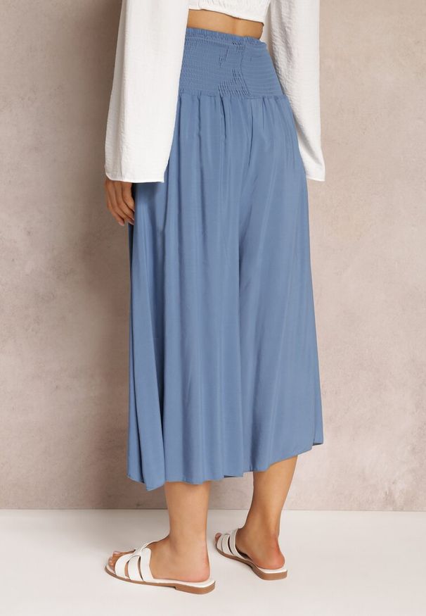 Renee - Niebieskie Plisowane Spodnie Szerokie z Bawełny Jaina. Okazja: do pracy, na spotkanie biznesowe. Stan: podwyższony. Kolor: niebieski. Materiał: bawełna. Styl: elegancki, biznesowy