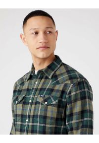 Wrangler - WRANGLER WESTERN SHIRT MĘSKA KOSZULA W KRATĘ DŁUGI RĘKAW LOGO DEEP LICHEN W5B4CMX1X. Długość rękawa: długi rękaw. Długość: długie #5