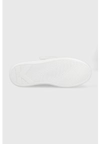 Karl Lagerfeld buty skórzane KAPRI MENS KL52537.011 kolor biały. Nosek buta: okrągły. Zapięcie: rzepy. Kolor: biały. Materiał: skóra. Obcas: na obcasie. Wysokość obcasa: niski #5