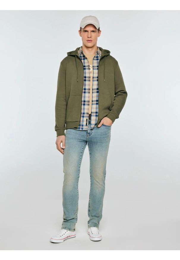 Big-Star - Bluza męska rozpinana z kapturem khaki Wladorh 303. Typ kołnierza: kaptur. Kolor: zielony. Materiał: dzianina, materiał. Wzór: nadruk, ze splotem