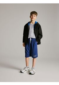 Reserved - Sportowe szorty - granatowy. Kolor: niebieski. Materiał: dzianina. Styl: sportowy #1