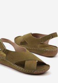 Born2be - Zielone Sandały Vices z Przeszyciami Saroluna. Okazja: na co dzień. Zapięcie: rzepy. Kolor: zielony. Styl: elegancki, casual