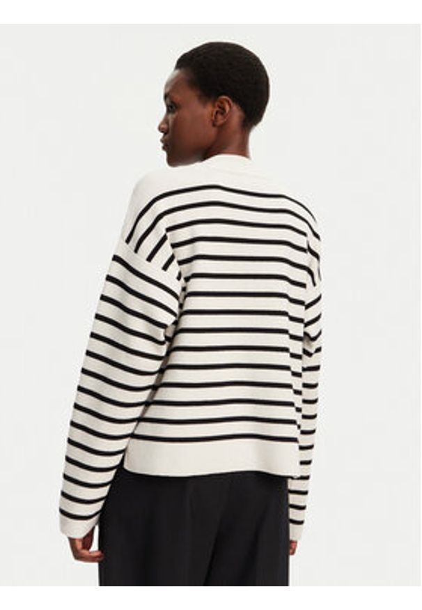 AMI PARIS Sweter UKS036.KN0041 Szary Relaxed Fit. Kolor: szary. Materiał: bawełna