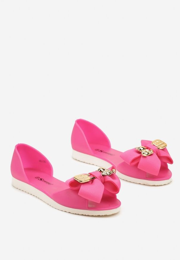 Born2be - Fuksjowe Balerinki Typu Meliski z Ozdobną Kokardą i Metalowymi Aplikacjami Ashbea. Okazja: na co dzień. Kolor: różowy. Materiał: jeans. Wzór: aplikacja. Styl: wizytowy, casual, elegancki