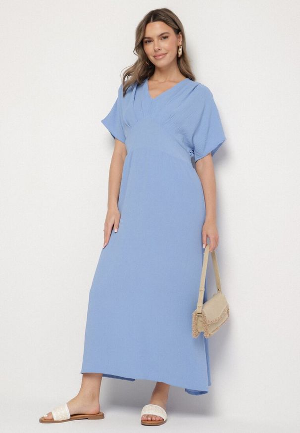Born2be - Niebieska Sukienka z Bawełną i Górą w Stylu Nietoperza Filenia. Okazja: na co dzień. Kolor: niebieski. Materiał: bawełna. Styl: casual