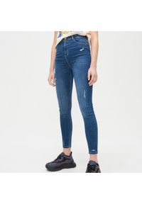 Cropp - Jeansy HIGH WAIST -. Stan: podwyższony. Kolor: niebieski. Materiał: jeans #1