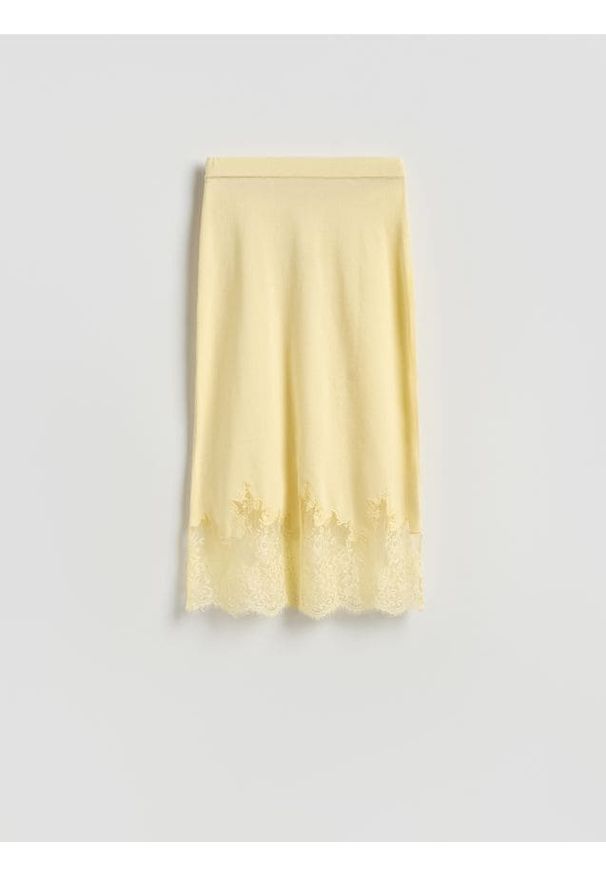 Reserved - Spódnica z koronkowym dołem - jasnożółty. Kolor: żółty. Materiał: koronka. Wzór: gładki