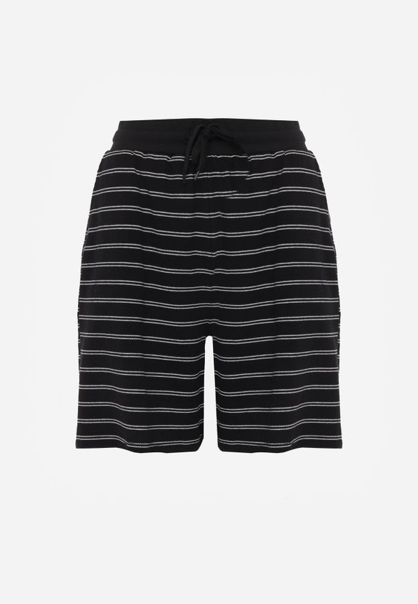 Born2be - Czarne Bawełniane Szorty w Paski z Wysokim Stanem w Stylu Casual Naunea. Okazja: na co dzień. Stan: podwyższony. Kolor: czarny. Materiał: bawełna. Długość: długie. Wzór: paski. Sezon: lato. Styl: casual