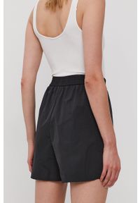 Vero Moda Szorty damskie kolor czarny gładkie high waist. Okazja: na co dzień. Stan: podwyższony. Kolor: czarny. Materiał: tkanina, poliester. Wzór: gładki. Styl: casual #4