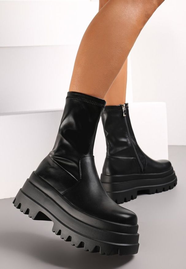 Born2be - Czarne Botki na Masywnej Platformie Workery Elrora. Okazja: na co dzień. Kolor: czarny. Materiał: skóra. Wzór: jednolity. Obcas: na platformie. Styl: klasyczny, casual, elegancki
