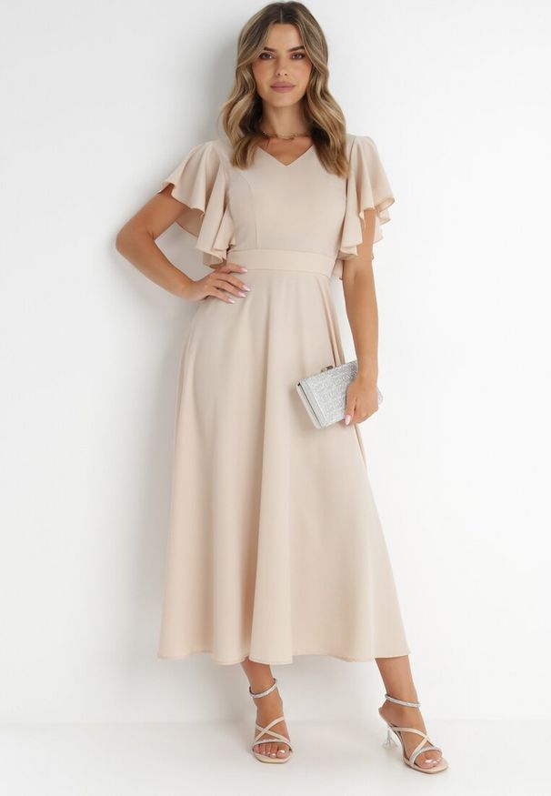 Born2be - Beżowa Rozkloszowana Sukienka Zdobiona Falbanami Emilienne. Okazja: na randkę, na spacer. Kolor: beżowy. Materiał: tkanina, jeans. Wzór: aplikacja, gładki, jednolity. Typ sukienki: rozkloszowane. Styl: elegancki, klasyczny, wizytowy. Długość: maxi