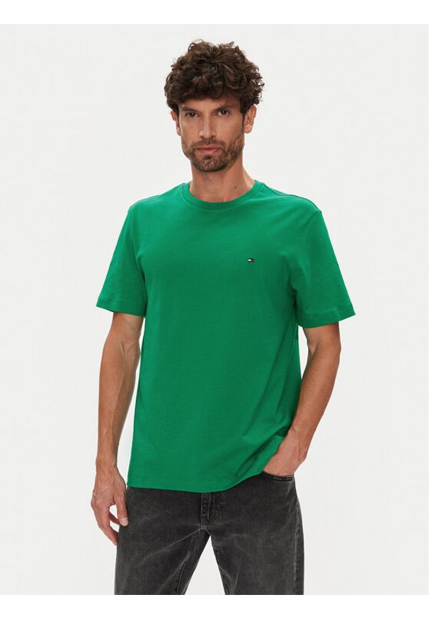 TOMMY HILFIGER - Tommy Hilfiger T-Shirt Ess Seasonal MW0MW39995 Zielony Regular Fit. Kolor: zielony. Materiał: bawełna