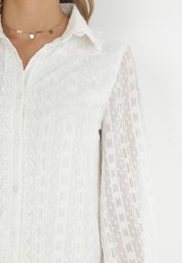 Born2be - Biała Koszulowa Sukienka z Metaliczną Nitką Shenemi. Kolor: biały. Materiał: tkanina, koronka. Typ sukienki: koszulowe. Długość: mini #2