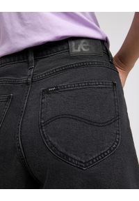 Lee - DAMSKIE SZORTY JEANSOWE LEE STELLA SHORT EDGE OF BLACK 112351261. Materiał: jeans