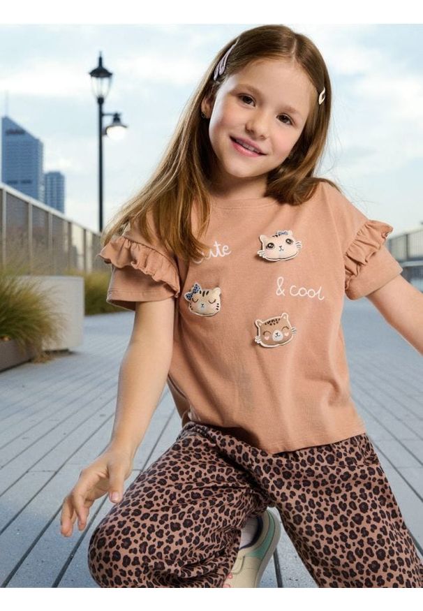 Sinsay - Koszulka z aplikacjami 3D - beżowy. Kolor: beżowy. Wzór: aplikacja